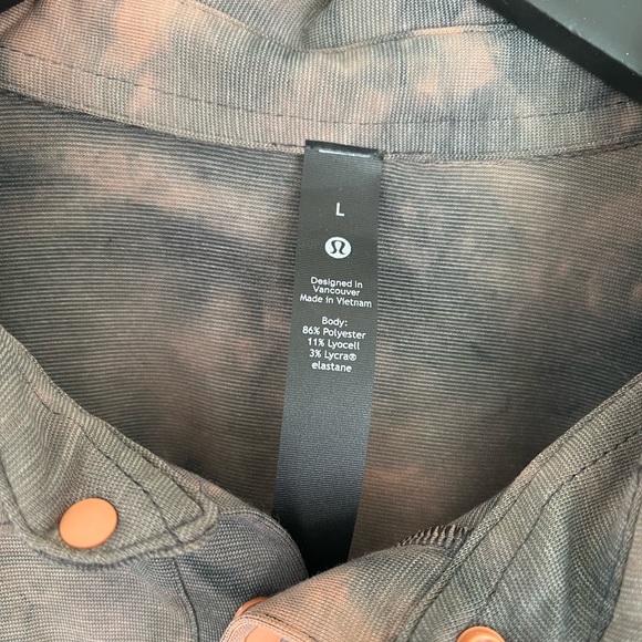 LULULEMON & HUGO BOSS • Bundle 2 men’s shirts size L - Picture 5 of 12